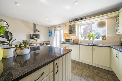 4 bedroom terraced house for sale, Richmond Road, Taunton