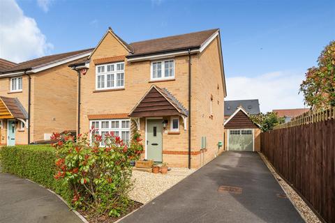 4 bedroom detached house for sale, Orchard Place