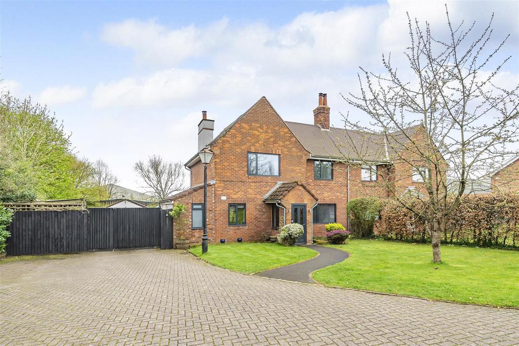 Walford Cross 3 bed semidetached house for sale £450,000