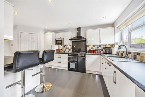 4 bedroom end of terrace house for sale, School Road, Monkton Heathfield