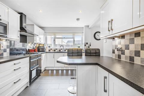 1 School Road, Monkton Heathfield, Taunton, TA2 8PB