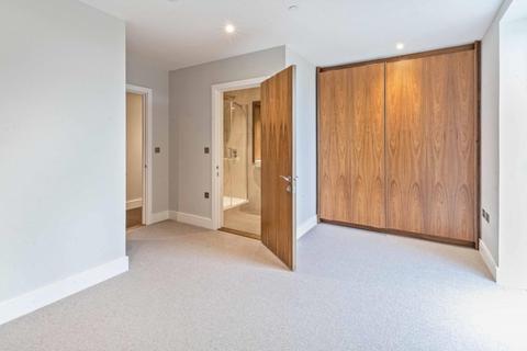 2 bedroom apartment for sale, Samuelson House, Greenview Court, Southall, Greater London, UB2 4WT