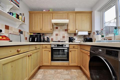 21 Compton Close, Taunton, TA2 7UD