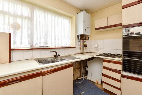8, Alpha Court Hillside Road, Whyteleafe, CR3 0BU