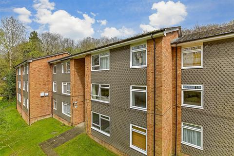 8, Alpha Court Hillside Road, Whyteleafe, CR3 0BU