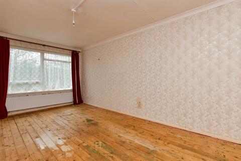 8, Alpha Court Hillside Road, Whyteleafe, CR3 0BU