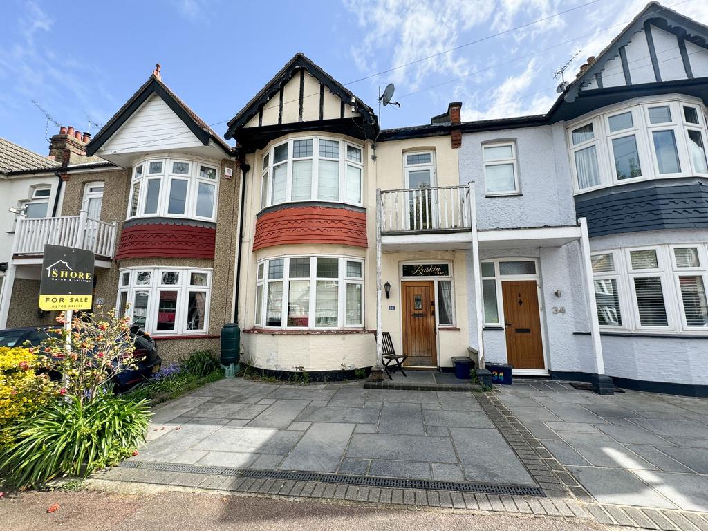 LeighonSea SS9 3 bed terraced house for sale £500,000