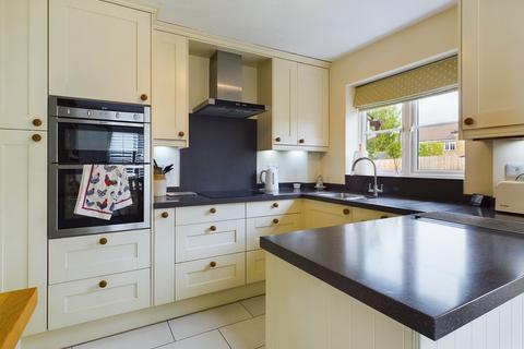 3 bedroom detached house for sale, Hawthorn Drive, Towcester, NN12