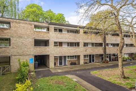23 Chislet Close, Beckenham, BR3 1UB