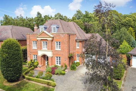 4 bedroom detached house for sale, Fox Wood, Walton-On-Thames, KT12