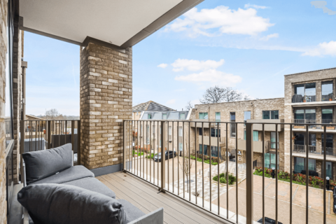 2 bedroom apartment for sale, at Sparrowhawk Court, 4 Oakwood Crescent, London N10