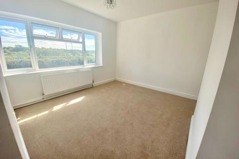 2 bedroom flat for sale, Fazeley Road, Tamworth, Staffordshire, B78 3JS
