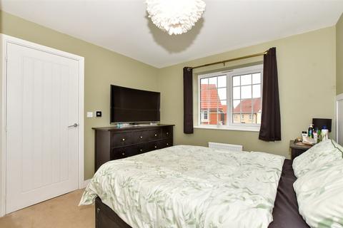 3 bedroom semi-detached house for sale, Sandpiper Road, Harlow, Essex