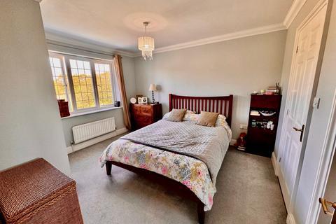 3 Anchor Close, Normandy, Guildford, GU3 2BT