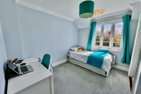3 Anchor Close, Normandy, Guildford, GU3 2BT