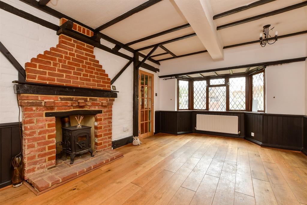 Bonehurst Road, Horley, Surrey 3 bed detached bungalow for sale £550,000