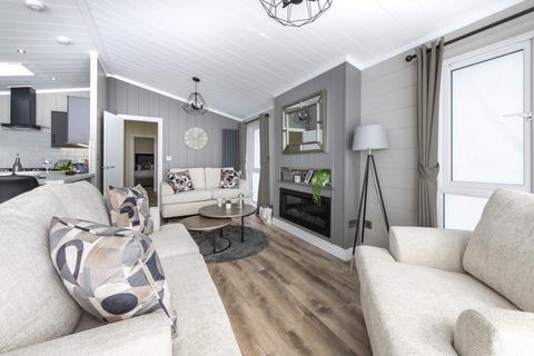 2 bedroom lodge for sale, Colchester, Essex, CO7