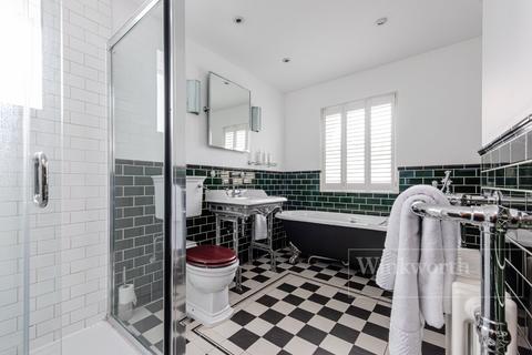 87 Kilravock Street, London, W10 4HY