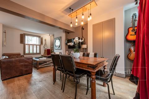 87 Kilravock Street, London, W10 4HY