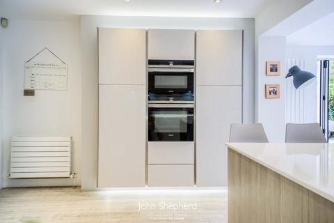 63 Naseby Road, Solihull, B91 2DR