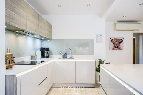 63 Naseby Road, Solihull, B91 2DR