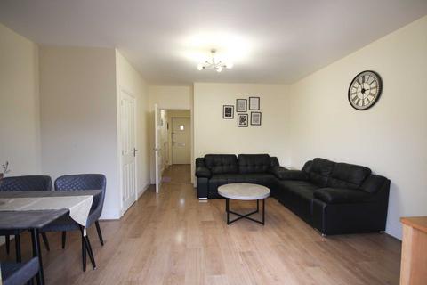 3 bedroom end of terrace house to rent, Eagle Way, Bracknell RG12
