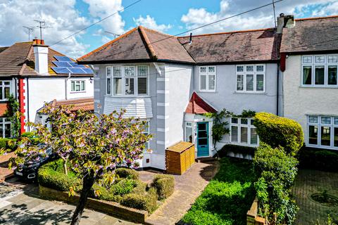 4 bedroom semi-detached house for sale, Woodcote Road, Leigh-on-sea, SS9