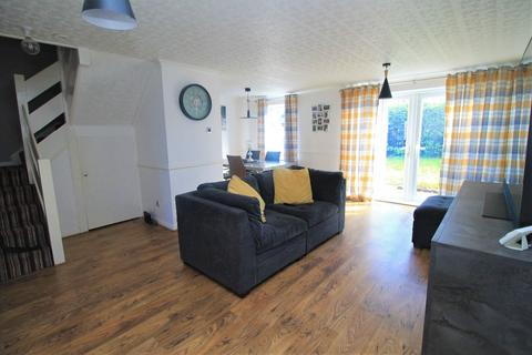 3 bedroom terraced house to rent, Crossgill, Albany, Washington, Tyne and Wear, NE37