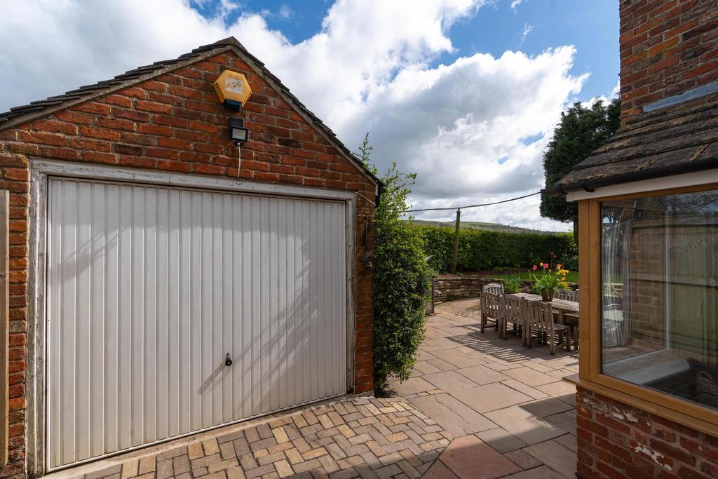 Detached Garage