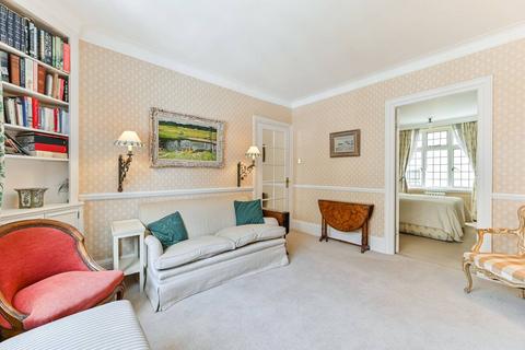 1 bedroom flat for sale, Little Grosvenor Court, Chelsea, London, SW1X