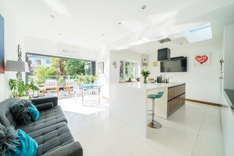 4 bedroom semi-detached house for sale, Pages Hill, London, N10