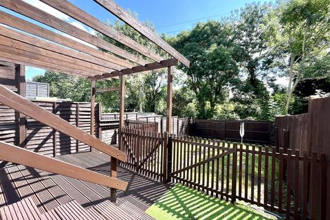 12 Thrigby Road, Chessington, KT9 2AQ