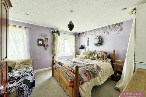 2 bedroom terraced house for sale, 2 Woodside Terrace, Kinmel Bay, LL18 5NJ
