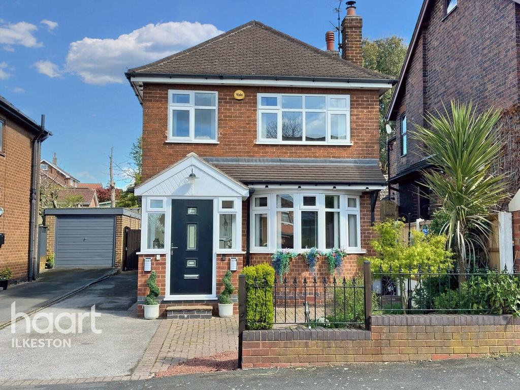 Hobson Drive, Ilkeston 3 bed detached house for sale £290,000