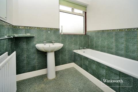 115 Oaks Avenue, Worcester Park, KT4 8XG