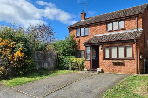 4 bedroom detached house for sale, Diamond Drive, Irthlingborough, NN9