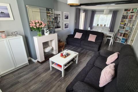 15 Diamond Drive, Irthlingborough, Wellingborough, NN9 5PT