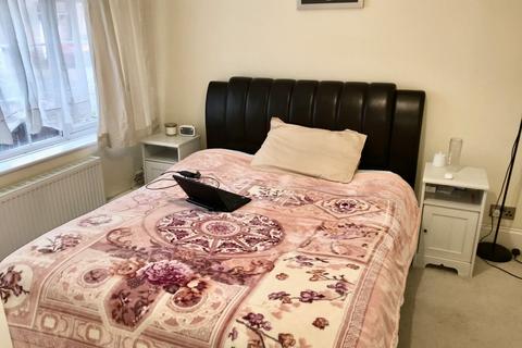 6 Glebe Road, Stanmore, HA7 4EL