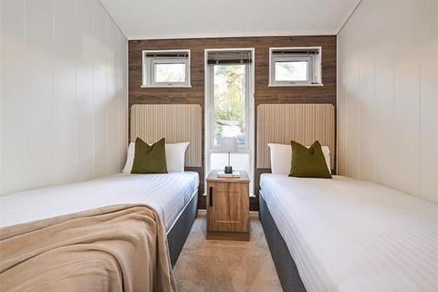 3 bedroom lodge for sale, Sandy Balls Holiday Village