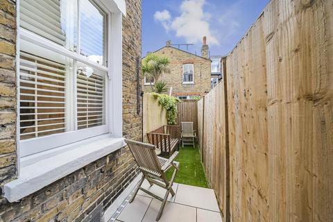 52 Yukon Road, London, SW12 9PX
