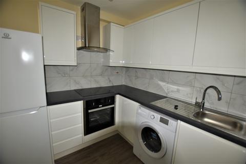 1 bedroom in a flat share to rent, 838-836 London Road, Thornton Heath,  London, CR7