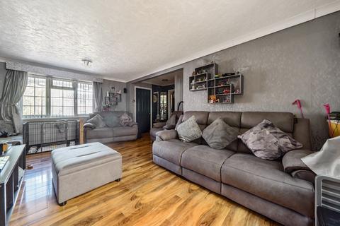4 bedroom end of terrace house for sale, Isis Grove, Birmingham B36