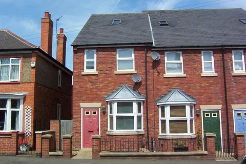 2 bedroom townhouse to rent, Morley Street, Kettering NN16