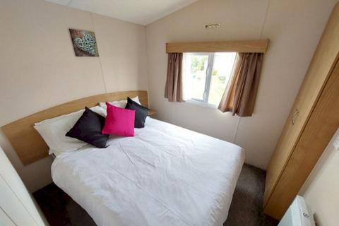 2 bedroom static caravan for sale, Solent Breezes Holiday Park, Warsash SO31