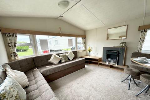 2 bedroom static caravan for sale, Solent Breezes Holiday Park, , Warsash SO31