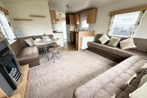 2 bedroom static caravan for sale, Solent Breezes Holiday Park, , Warsash SO31