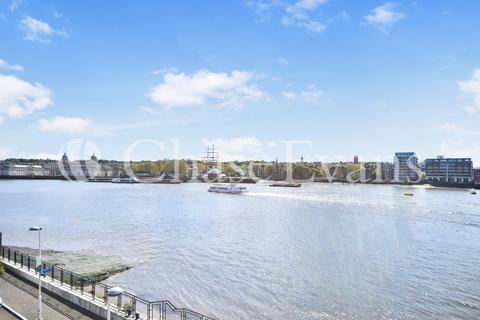 3 bedroom apartment to rent, St David's Square, Isle of Dogs E14
