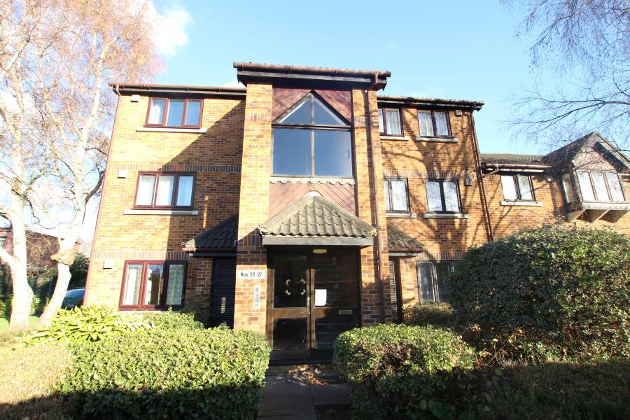 Beta Road, Woking GU22 1 bed apartment to rent £1,100 pcm (£254 pw)