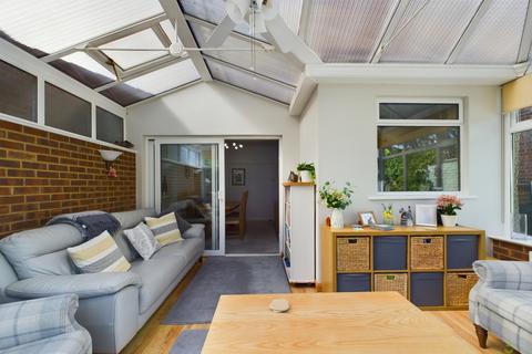 25 Iris Crescent, Bexleyheath, DA7 5QB