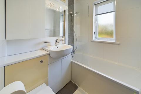 25 Iris Crescent, Bexleyheath, DA7 5QB